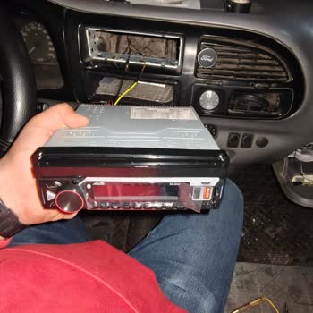 Teslim Aldığım Oto Teyp Sıfır Çıkmadı, Tamir İadesi Reddedildi