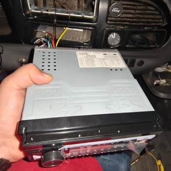 Teslim Aldığım Oto Teyp Sıfır Çıkmadı, Tamir İadesi Reddedildi