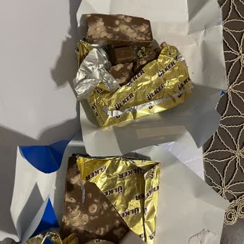 Carrefour’da Geçmiş Tarihli Ülker Fındıklı Çikolatası
