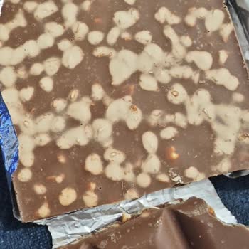 Yalova Altınova BİM Şubesinde Küflü Çikolata Satışı Sağlık Riski Oluşturdu