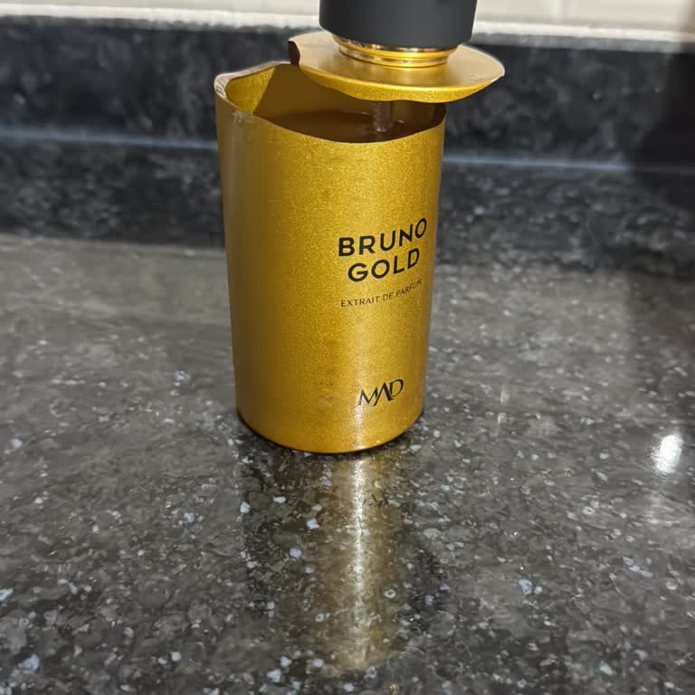 Satın Aldığım Parfüm Şişesi Açılır Açılır Kırıldı, Mağaza Yardım Etmedi