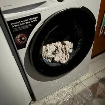 Arçelik Çamaşır Makinesi Kapak Camı Patladı: Güvenlik Riski Ve Garanti Dışı