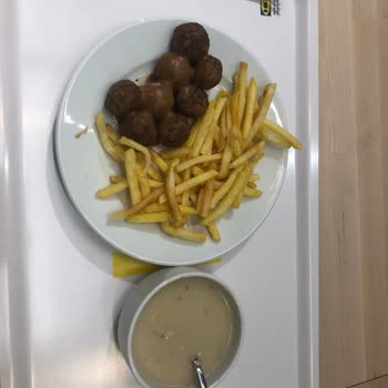 Gaziantep İKEA Restoranında Menü Fotoğrafları Gerçek Ürünle Uyuşmadığı İçin Yanıltıldım