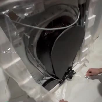 Samsung Kurutma Makinesinden Zift Akıyor