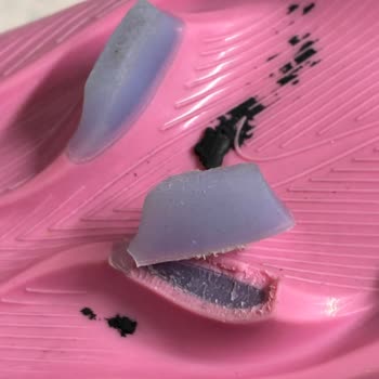 Nike Kramponunda Sol Tek Diş Kırılması Ve Değişim Talebi