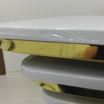 Deforme Gelen Tekerlekli Yan Zigon Sehpa İçin İade Ve Geri Ödeme Talebi