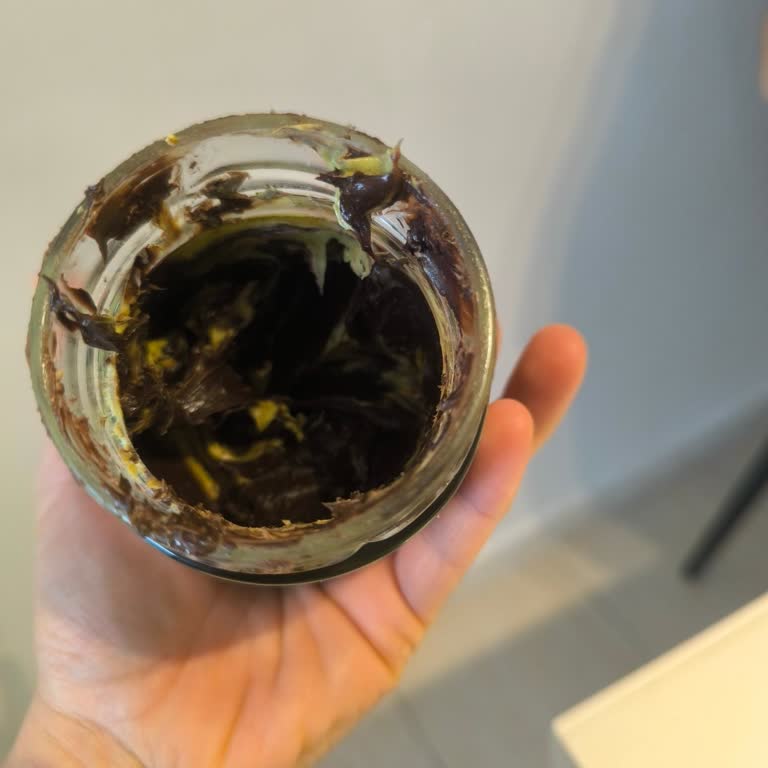 Ambalajı Yeşil İçeriği Kakao Antep Fıstığı Oranı Düşük Hayal Kırıklığı