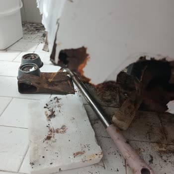 Çoklu Arıza Ve Dış Çürüme Yaşayan Hoover Çamaşır Makinesinin Garanti Kapsamında İade Talebi