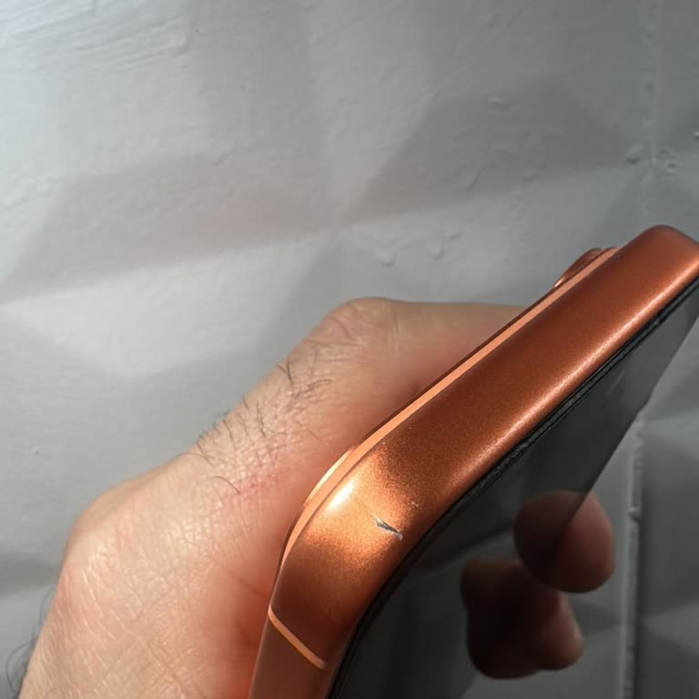 İPhone 17 Pro'da Kılıflı Kullanıma Rağmen Çizik Ve Değişim Talebi