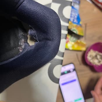 Adidas Eclypıx 2000. Jı4542 Ayakkabının Topuk Kısmı İçten Parçalandı