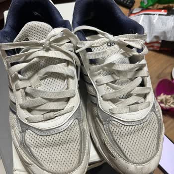 Adidas Eclypıx 2000. Jı4542 Ayakkabının Topuk Kısmı İçten Parçalandı