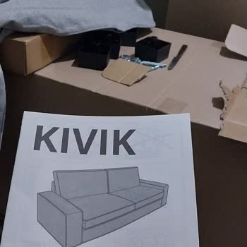 İKEA Koltuk Takımının Düşük Kalitesi Ve Renk Farkı