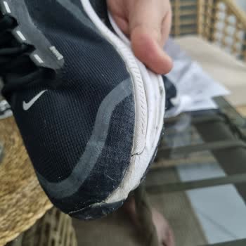 İstinyePark Nike Mağazasında Ayakkabı Kısa Sürede Bozuldu, Değişim Talebi Ret Edildi