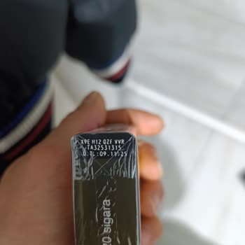 Marlboro Edge Paketi İçinde Odun Parçası Ve Sağlık Endişesi