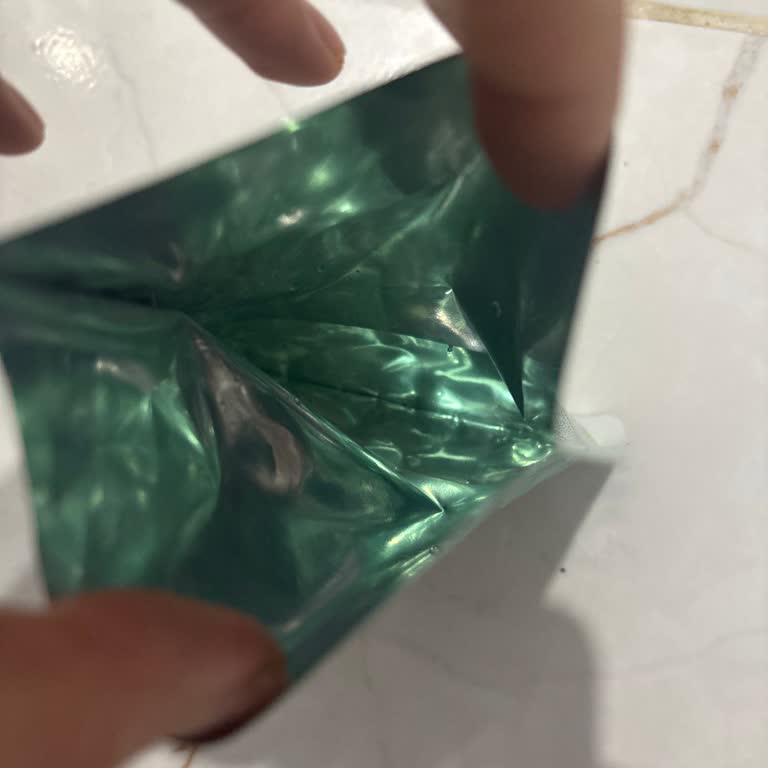 Be Beauty Serinletici Jel Yüz Maskesinde Boş Ambalaj