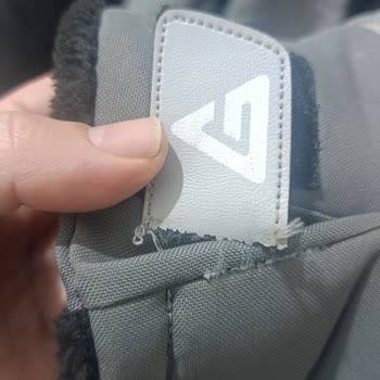 Gezer Çocuk Çizmesinin Kırt Kısmı İki Hafta İçinde Yırtıldı Ve İade Yapılamıyor