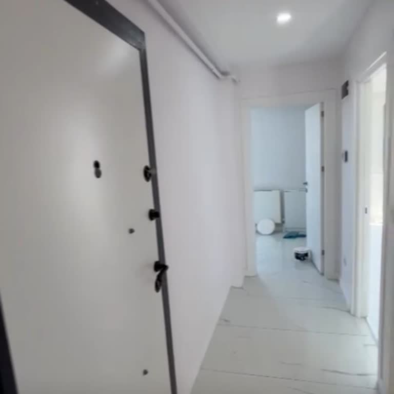 Ordené pintura blanca de Marshall y la pared quedó lila