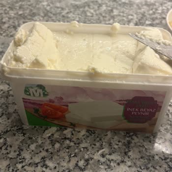 Migros'ta Son Kullanma Tarihine Yakın Olmasına Rağmen Bozulmuş Beyaz Peynir
