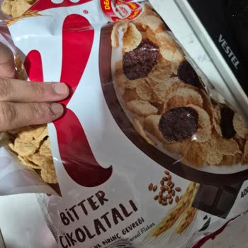 Kellogg's Bitter Çikolatalı Görünmesine Rağmen Sade Ürün