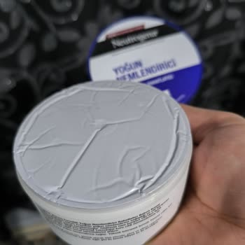 Neutrogena Losyonu Cilt Kuruluğunu Gideremedi Ve Kaşıntı Yarattı