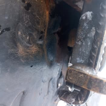 İdil'de Kar Temizliği Ve Tuzlama Yapılmadığı İçin Yollar Tehlikeli