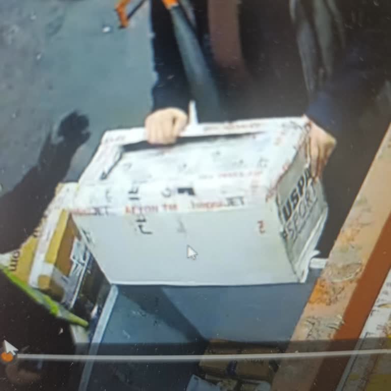 Hepsiburada Ve Hepsijet'te Kayıp Bilgisayar Teslimatı İçin Acil Çözüm Talebi