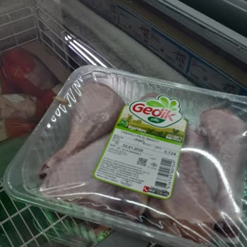 A101 Torbalı Şubesinde Kurtlu Tavuk Ve Yetkisiz Tepki