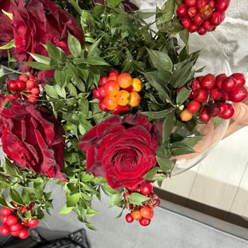 Çiçek Sepeti'nden Çürük Çiçekler Ve Sigara İzmaritleri