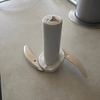 English Home Blender Kapağı Açıldı, Çark Parçası Kırıldı