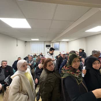 Kardiyoloji Polikliniğinde Kaos: Sıra Sistemi Yokluğu Ve Dar Bekleme Alanı