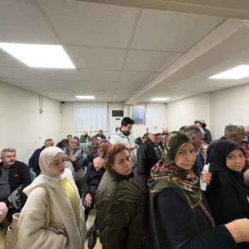 Kardiyoloji Polikliniğinde Kaos: Sıra Sistemi Yokluğu Ve Dar Bekleme Alanı