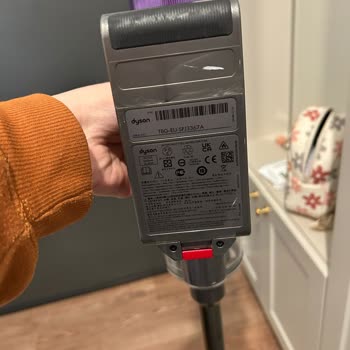 Dyson V12 Detect Slim Süpürgede Sürekli Kapanma Ve Yetersiz Müşteri Desteği
