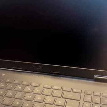 Touchpad'ye Telefon Koyunca Ekran Aniden Kapanıyor, Değişim Talep Ediyorum