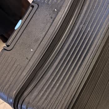 Ajet Uçuşu Sonrası Kayıp ISOFIX, Bebek Puseti Ve Kırık Valizler