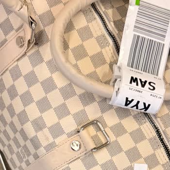 Ajet Uçuşu Sonrası Kayıp ISOFIX, Bebek Puseti Ve Kırık Valizler