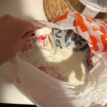 Siparişim Geç Teslim Edildi, Tavuk Eksik Ve Yoğurt Delinmiş