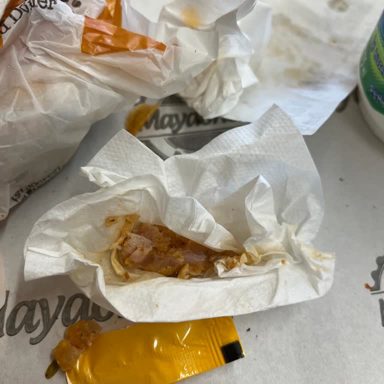 Maydonoz Dönerde Çiğ Tavuk Etleri Bulundu: Sağlık Riski Ve Hijyen İhlali