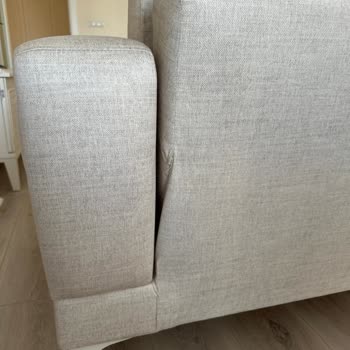 Krem Renkli Koltukta Renk Değişimi Ve Silinmeyen Lekeler Garanti Kapsamı Dışında