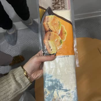 Hakmar Bosna Caddesi Şubesinde Yufka Küflü Çıktı, İki Kez Bozuk Ürünle Karşılaştım