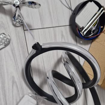 Kırık Avizeler, Gecikmiş Teslimat Ve Cevapsız Destek