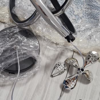 Kırık Avizeler, Gecikmiş Teslimat Ve Cevapsız Destek