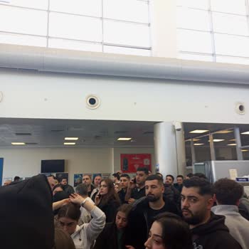 Şırnak Havalimanı’nda Kar Nedeniyle Uçuş Ertelenmesi Ve Bilgilendirme Eksikliği