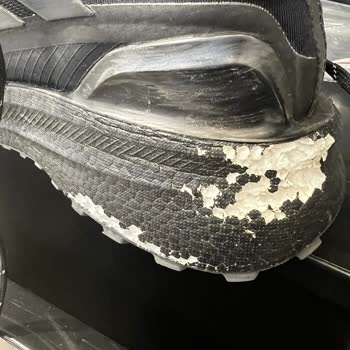 Üst Segment Adidas Ayakkabı 1,5 Günde Deforme, Mağaza Kullanım Hatası İddiası Ve İade Reddi