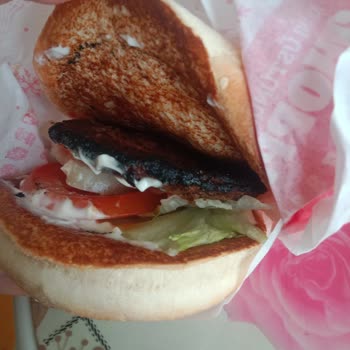 Yanmış Whopper Menüsü İçin Ücret İadesi Ve Şube Uyarısı Talebi