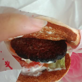 Yanmış Whopper Menüsü İçin Ücret İadesi Ve Şube Uyarısı Talebi
