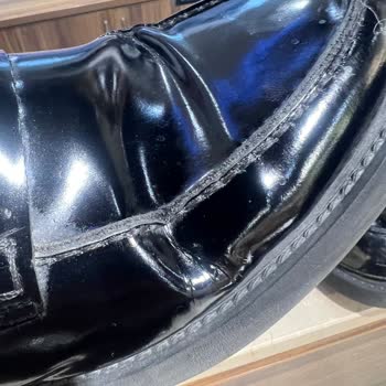 13.000 TL'lik Ayakkabının Beş Ayda Açılan Tabanı Ve Çatlayan Üstü, Ücretsiz Değişim Talebi