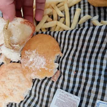 Çürük Ve Bayat Burger Menüsü: Hijyen Sorunu Ve İade Talebi