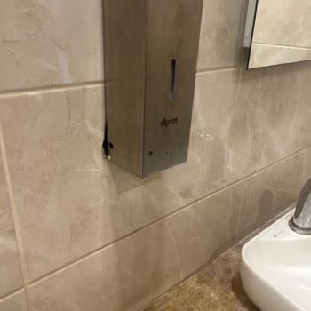 Lavaboların Hijyen Eksikliği Airport AVM’de Acil Düzeltme Gerekiyor