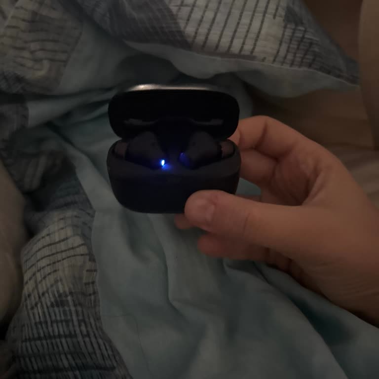 JBL 230nc Kulaklık Şarj Sorunu Ve Sağ Kulak Çalışmıyor: Yetkili Servis Bilgisi Talebi