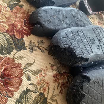 Kısa Sürede Tabanda Açılma Ve Kopmalar Yaşanan Terlikte Değişim Talebi